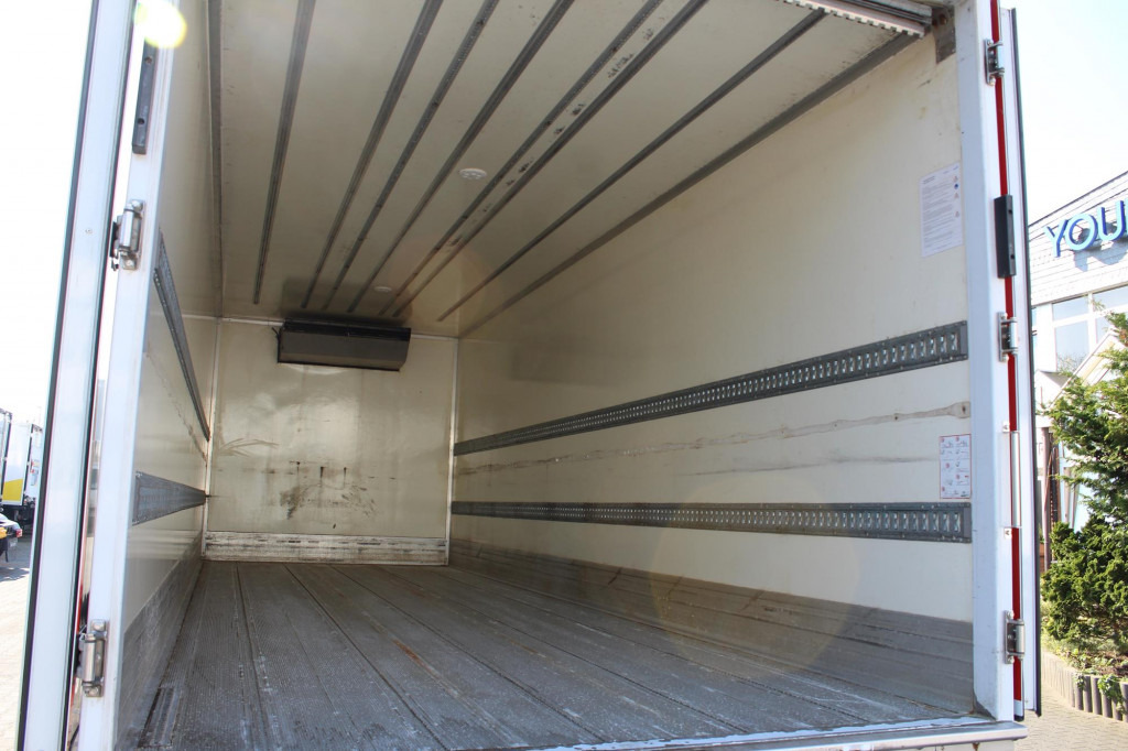 Mercedes-Benz Atego 1221 TK T-800R Tiefkühl Türen+LBW - Φορτηγό ψυγείο: φωτογραφία 2 Mercedes-Benz Atego 1221 TK T-800R Tiefkühl Türen+LBW - Φορτηγό ψυγείο: φωτογραφία 2