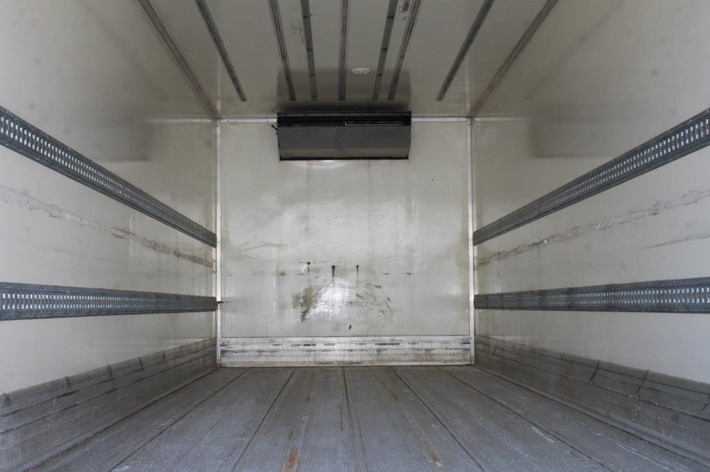 Mercedes-Benz Atego 1221 TK T-800R Tiefkühl Türen+LBW - Φορτηγό ψυγείο: φωτογραφία 4 Mercedes-Benz Atego 1221 TK T-800R Tiefkühl Türen+LBW - Φορτηγό ψυγείο: φωτογραφία 4