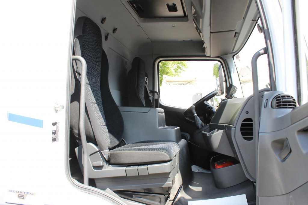 Mercedes-Benz Atego 1321 E6 Koffer Klima Kamera Schalter LBW - Φορτηγό κόφα: φωτογραφία 4 Mercedes-Benz Atego 1321 E6 Koffer Klima Kamera Schalter LBW - Φορτηγό κόφα: φωτογραφία 4