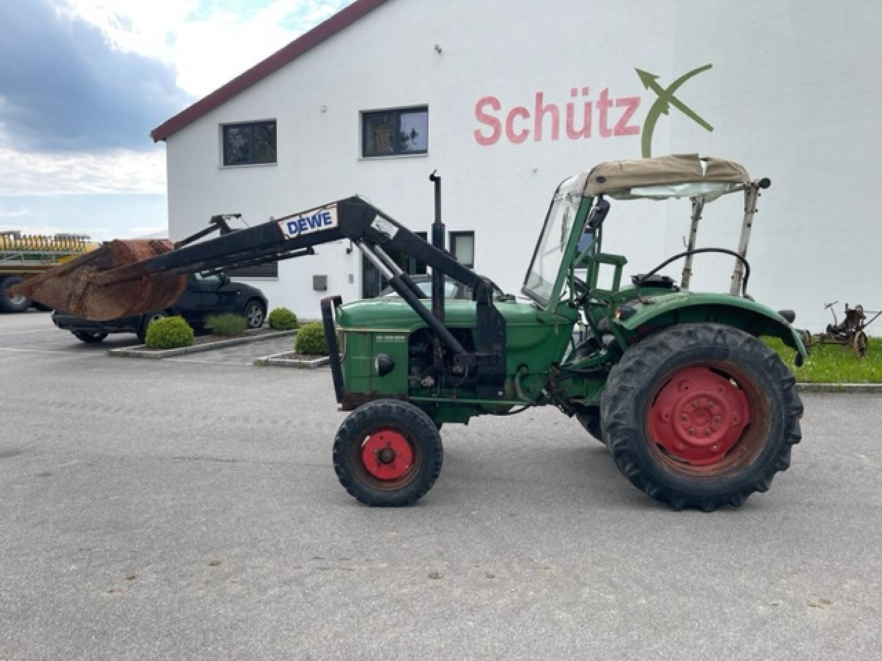 Deutz-Fahr D 4005 mit Frontlader / Oldtimer - Τρακτέρ: φωτογραφία 1 Deutz-Fahr D 4005 mit Frontlader / Oldtimer - Τρακτέρ: φωτογραφία 1
