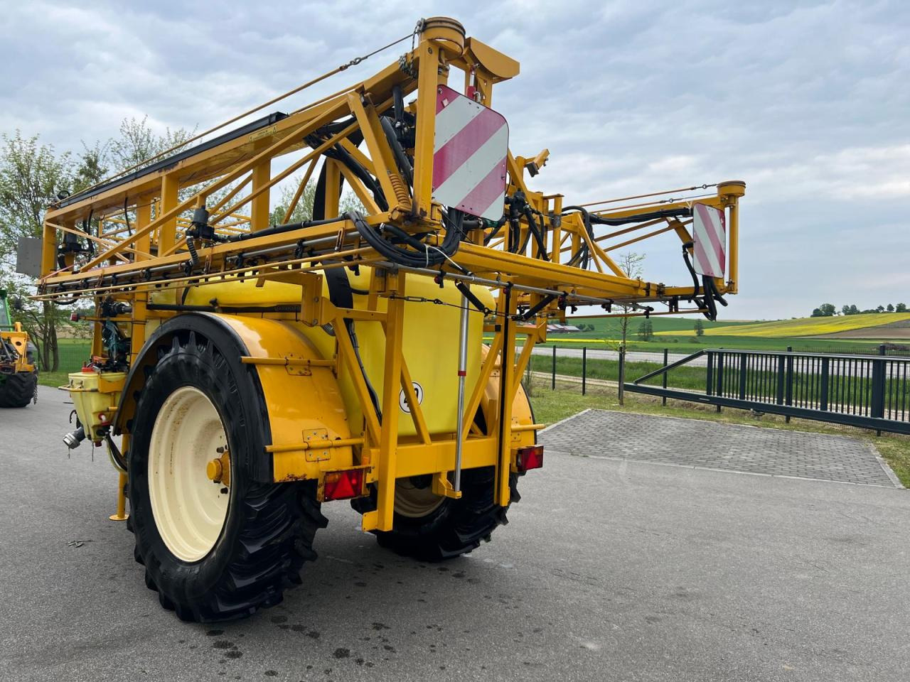 Dubex Vector 27m 3200 Liter Spritze, Baujahr 2002 - Συρόμενο ψεκαστικό: φωτογραφία 3 Dubex Vector 27m 3200 Liter Spritze, Baujahr 2002 - Συρόμενο ψεκαστικό: φωτογραφία 3