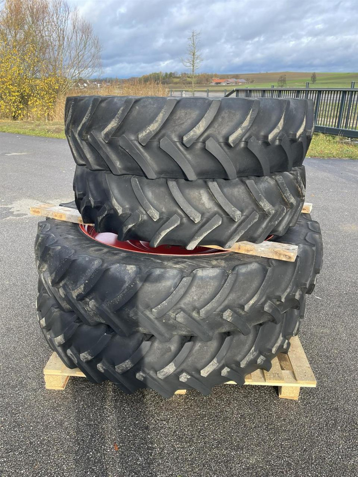 Fendt 820 724 Pflegebereifung 190cm Spur 320/90R32 340/85R48 - Παρελκόμενα: φωτογραφία 2 Fendt 820 724 Pflegebereifung 190cm Spur 320/90R32 340/85R48 - Παρελκόμενα: φωτογραφία 2