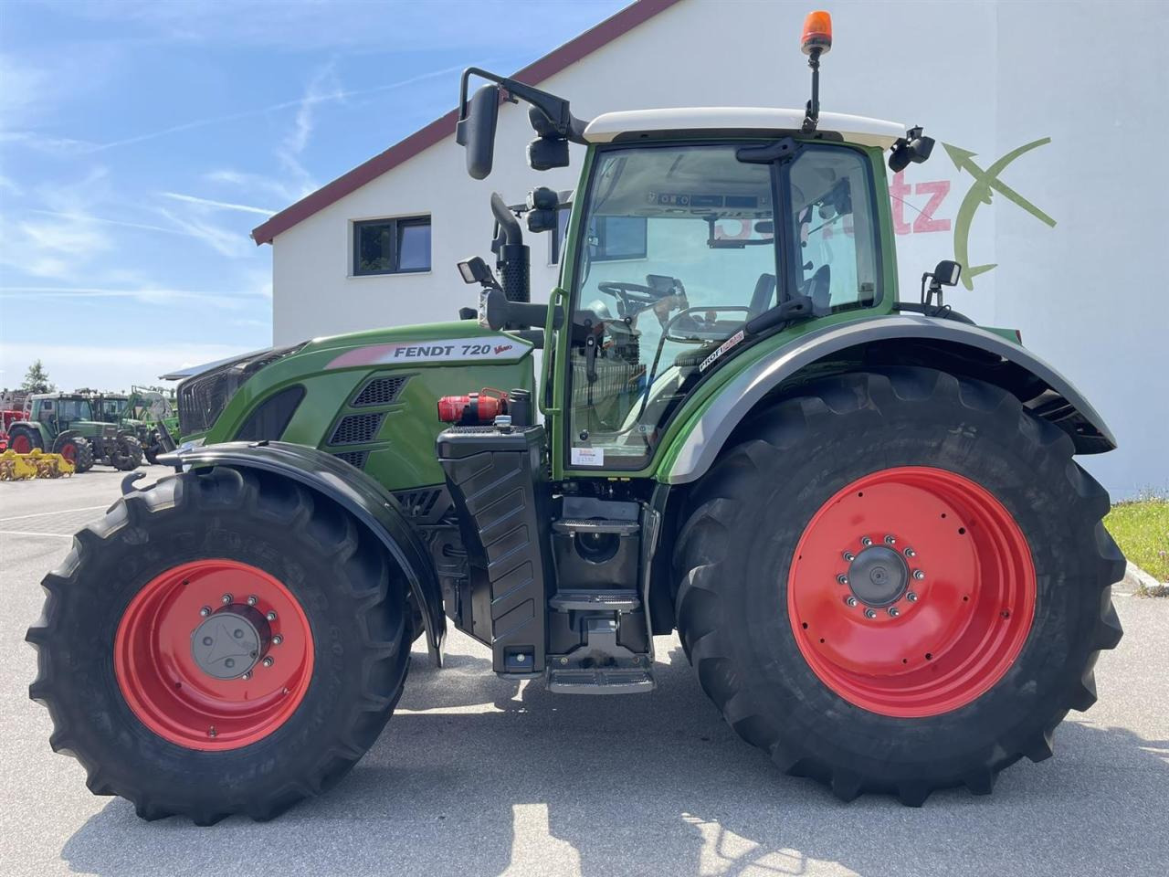 Fendt Vario 720 Profi Plus, Reifen hinten neu, FZW, FH - Τρακτέρ: φωτογραφία 2 Fendt Vario 720 Profi Plus, Reifen hinten neu, FZW, FH - Τρακτέρ: φωτογραφία 2