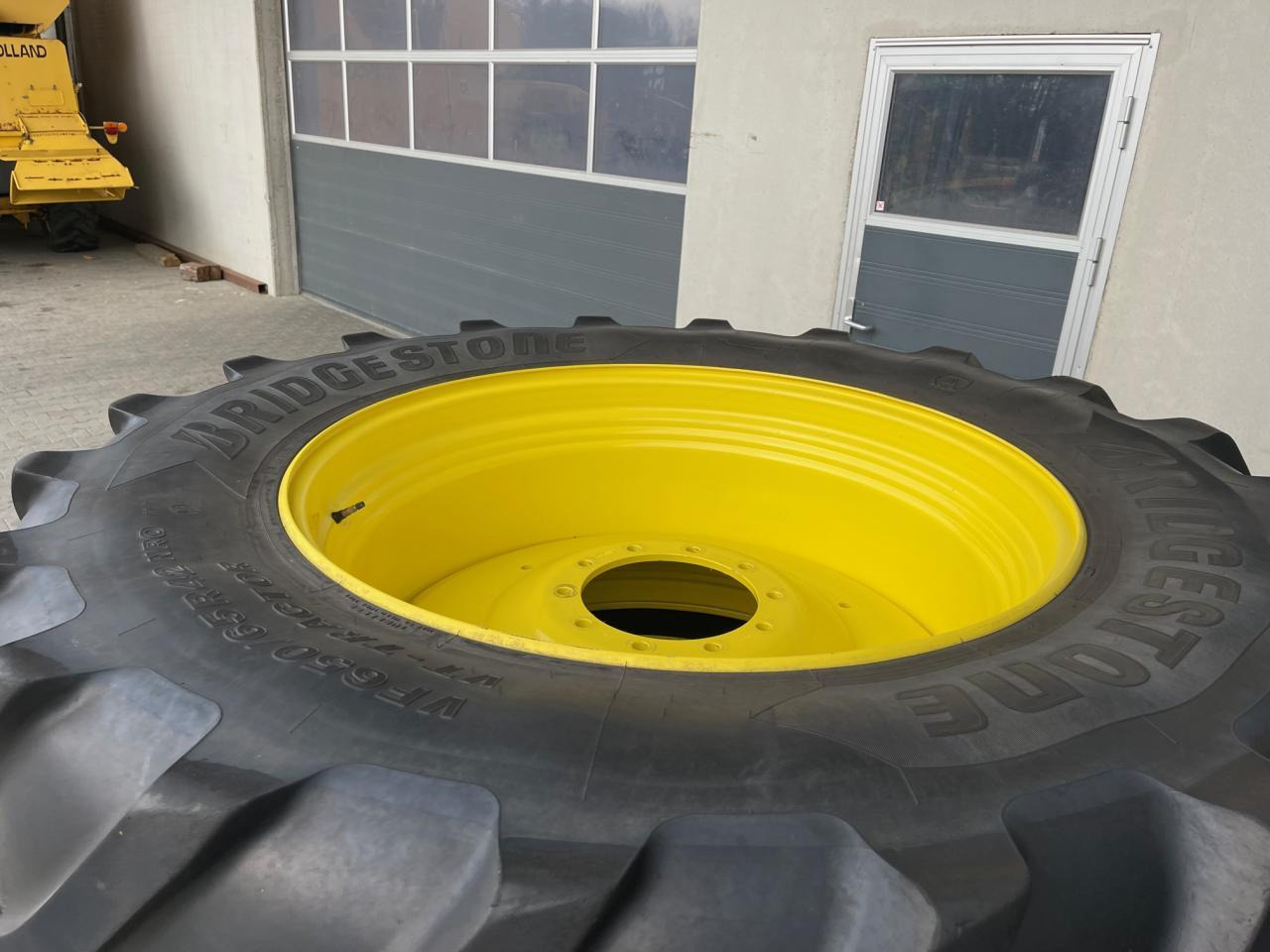 John Deere Kompletträder von 6R250, 650/65 R42 mit Bridgestone Decken aus 2019, ca. 50 % - Τρακτέρ: φωτογραφία 2 John Deere Kompletträder von 6R250, 650/65 R42 mit Bridgestone Decken aus 2019, ca. 50 % - Τρακτέρ: φωτογραφία 2