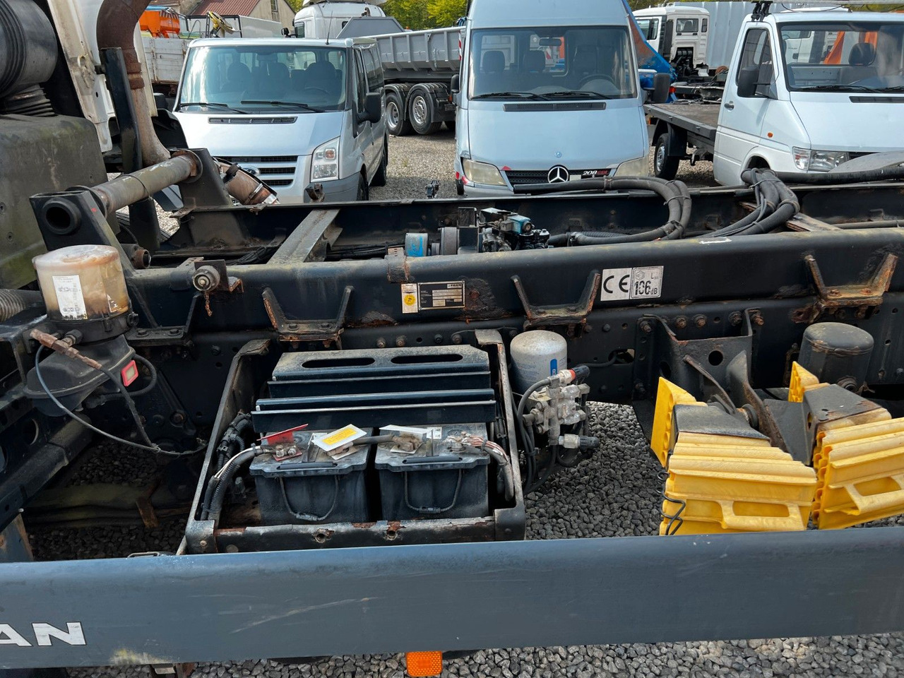 Απορριμματοφόρο MAN 26.360 6x2 Fahrgestell Hydraulik MAN 26.360 6x2 Fahrgestell Hydraulik: φωτογραφία 12