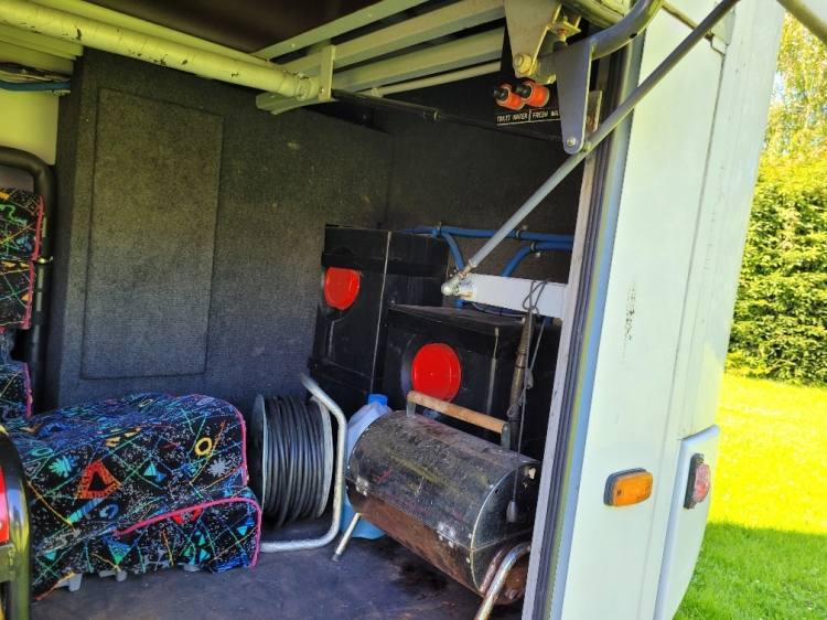 VOLVO B12M BERKHOF AXIAL70 MOTORHOME KLIMA 3.2003 - Πούλμαν: φωτογραφία 4 VOLVO B12M BERKHOF AXIAL70 MOTORHOME KLIMA 3.2003 - Πούλμαν: φωτογραφία 4