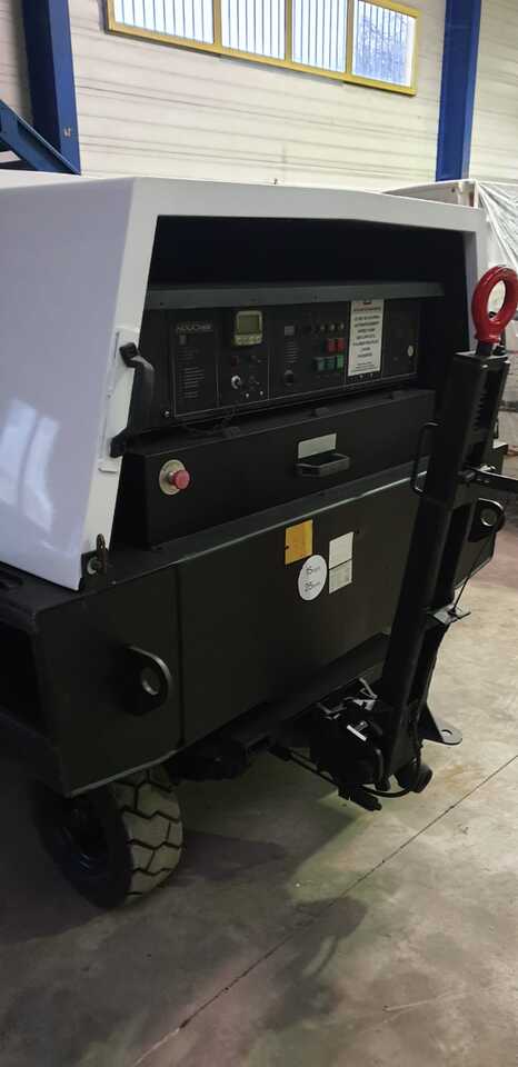 Houchin GPU C690 90KvA+28DC - Επίγεια μονάδα ισχύος: φωτογραφία 3 Houchin GPU C690 90KvA+28DC - Επίγεια μονάδα ισχύος: φωτογραφία 3