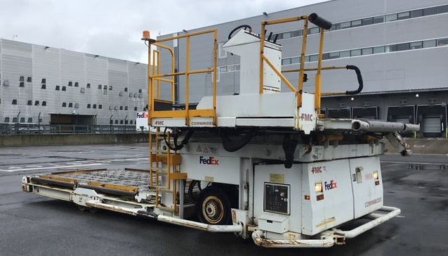 Lower Deck Loader FMC Commander 15 Wide - Φορτωτής εμπορευματοκιβωτίων/ Παλετών: φωτογραφία 2 Lower Deck Loader FMC Commander 15 Wide - Φορτωτής εμπορευματοκιβωτίων/ Παλετών: φωτογραφία 2