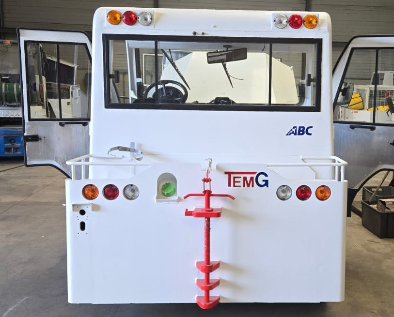 TEMG TRACTOR/DIESEL TG5006 - Ελκυστήρας αποσκευών: φωτογραφία 3 TEMG TRACTOR/DIESEL TG5006 - Ελκυστήρας αποσκευών: φωτογραφία 3