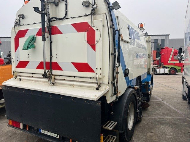 DAF 65 FA65.180 CF - Σάρωθρο δρόμων: φωτογραφία 2 DAF 65 FA65.180 CF - Σάρωθρο δρόμων: φωτογραφία 2