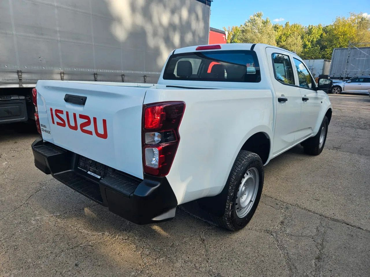 Isuzu D-Max 2H, 4H, 4L - SUV: φωτογραφία 4 Isuzu D-Max 2H, 4H, 4L - SUV: φωτογραφία 4