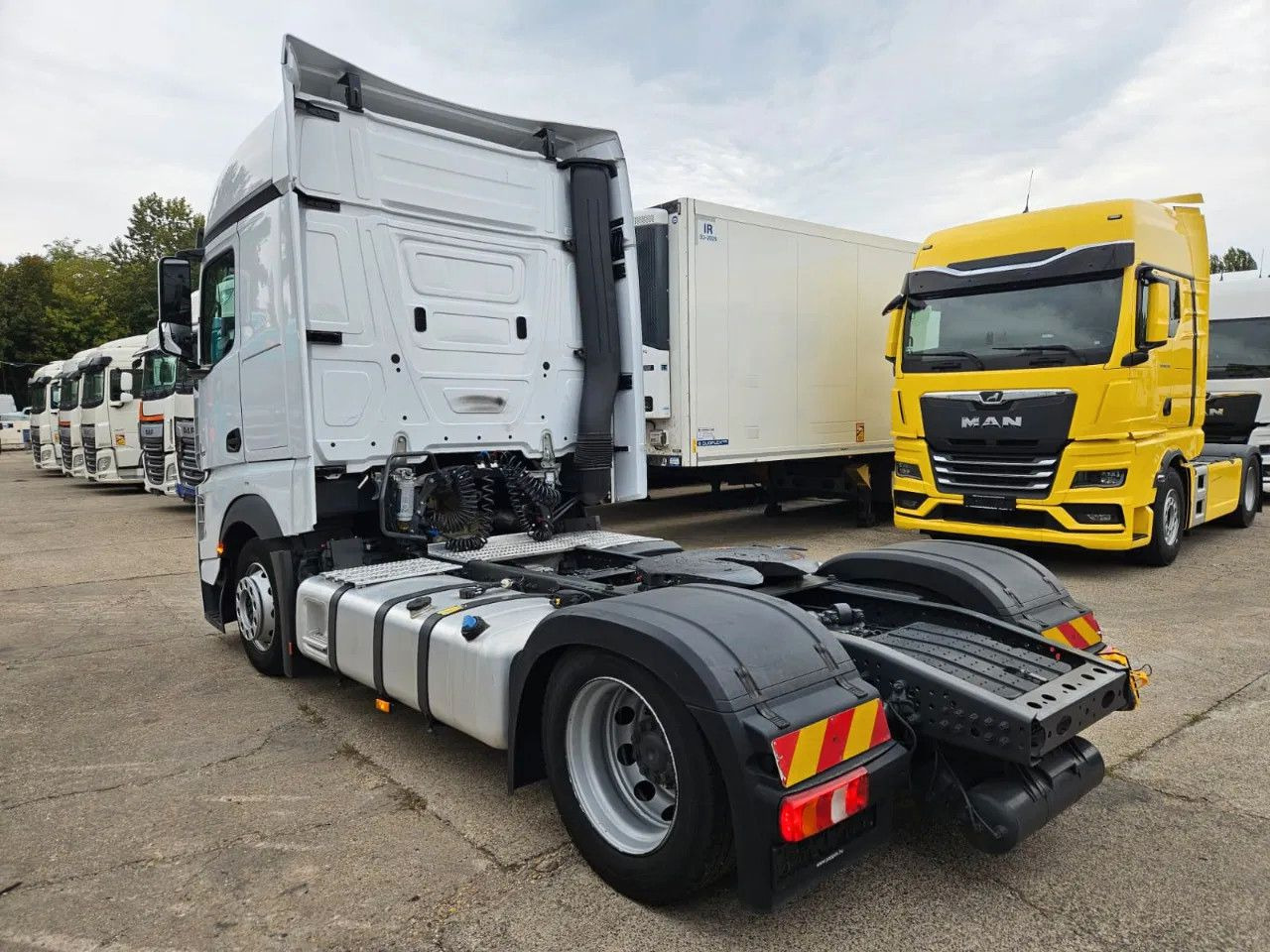 Mercedes-Benz Actros 1851 Mega, BigSpace, Standklima, 2 units - Τράκτορας: φωτογραφία 4 Mercedes-Benz Actros 1851 Mega, BigSpace, Standklima, 2 units - Τράκτορας: φωτογραφία 4