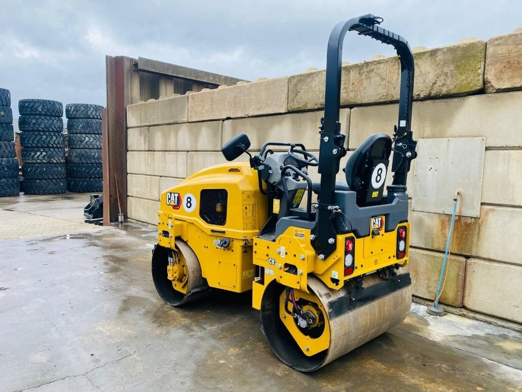 CAT CB 2.7 - Ασφαλτικός οδοστρωτήρας: φωτογραφία 5 CAT CB 2.7 - Ασφαλτικός οδοστρωτήρας: φωτογραφία 5