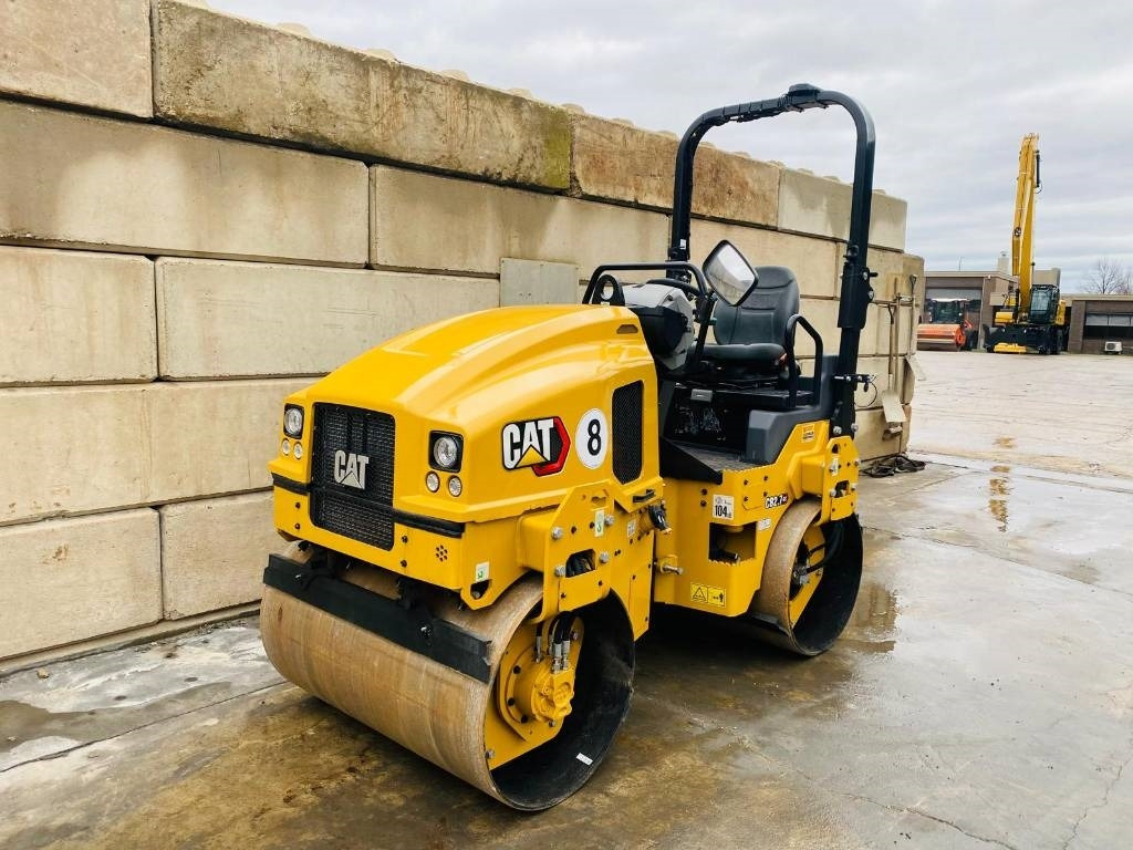 CAT CB 2.7 - Ασφαλτικός οδοστρωτήρας: φωτογραφία 3 CAT CB 2.7 - Ασφαλτικός οδοστρωτήρας: φωτογραφία 3