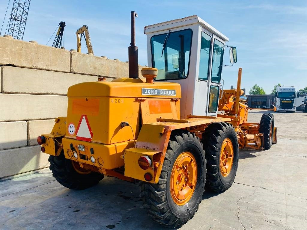 John Deere 570 A - Γκρέιντερ: φωτογραφία 5 John Deere 570 A - Γκρέιντερ: φωτογραφία 5