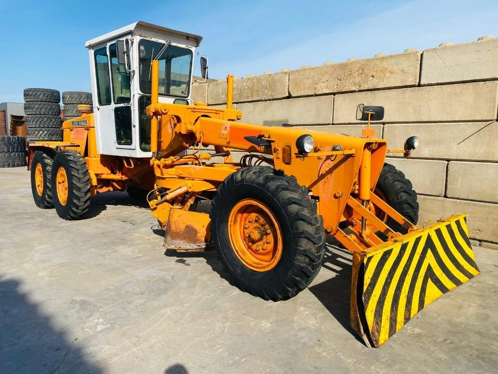 John Deere 570 A - Γκρέιντερ: φωτογραφία 4 John Deere 570 A - Γκρέιντερ: φωτογραφία 4