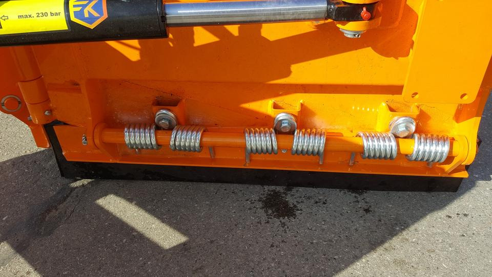 Schneeschild Vario 1,8m Schlepper Radlader Hoflader Euro Fendt - Εκχιονιστικό μαχαίρι: φωτογραφία 5 Schneeschild Vario 1,8m Schlepper Radlader Hoflader Euro Fendt - Εκχιονιστικό μαχαίρι: φωτογραφία 5