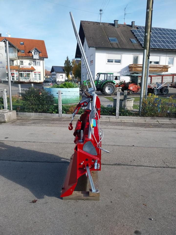 Neue Forstseilwinde Seilwinde Tajfun EGV 45 AHK SG Funk 35 55 65 - Βίντσι για Δασικά μηχανήματα: φωτογραφία 3 Neue Forstseilwinde Seilwinde Tajfun EGV 45 AHK SG Funk 35 55 65 - Βίντσι για Δασικά μηχανήματα: φωτογραφία 3