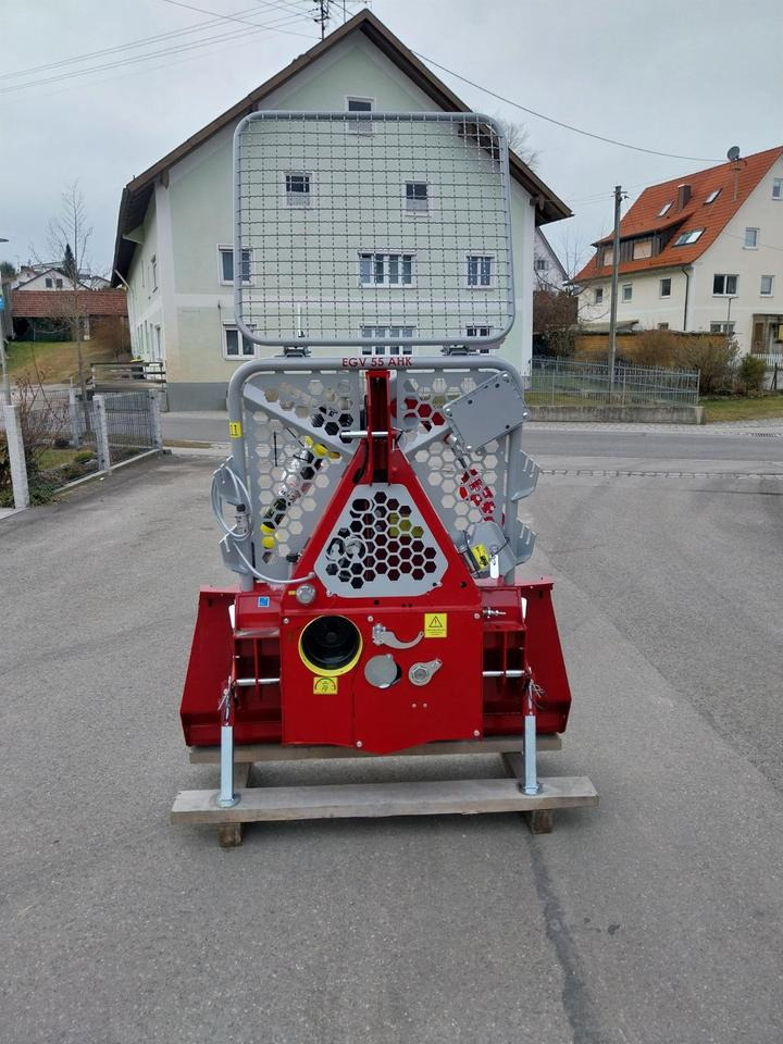 Neue Forstseilwinde Seilwinde Tajfun EGV 55 AHK Funk 35, 55, 65 - Βίντσι για Δασικά μηχανήματα: φωτογραφία 5 Neue Forstseilwinde Seilwinde Tajfun EGV 55 AHK Funk 35, 55, 65 - Βίντσι για Δασικά μηχανήματα: φωτογραφία 5