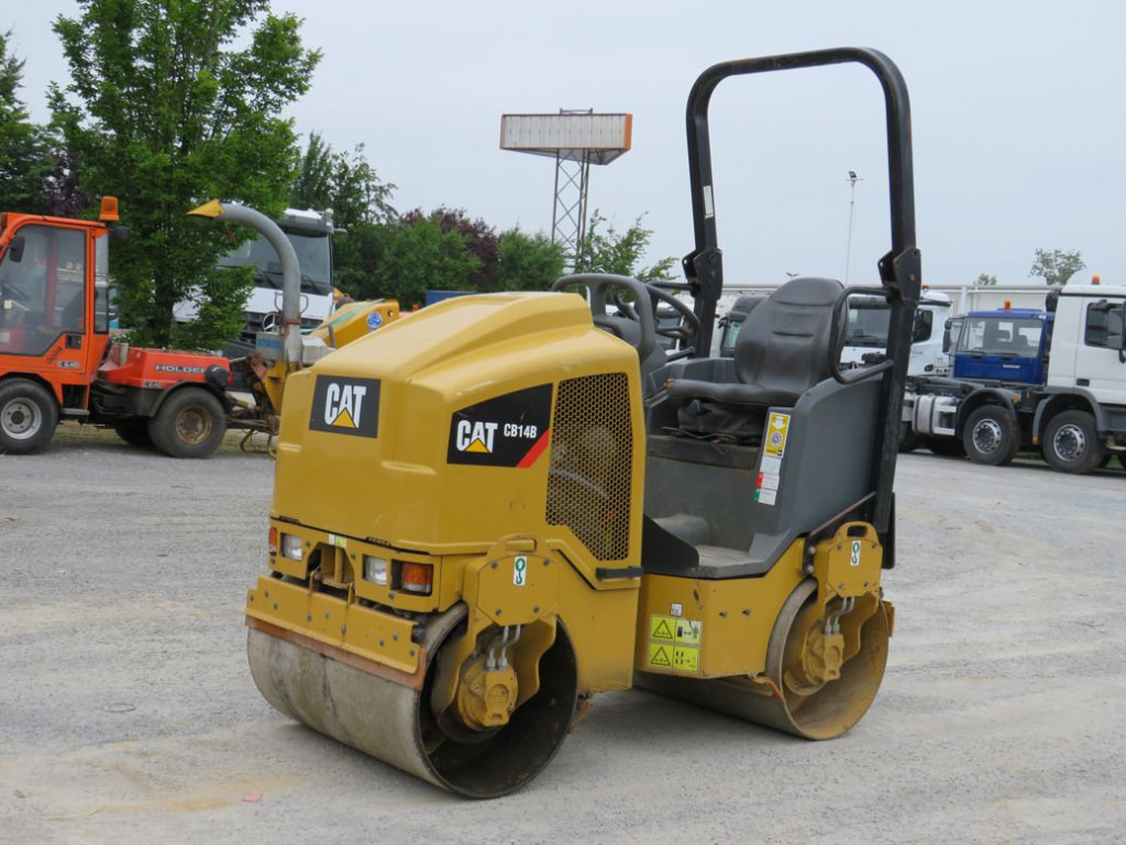 CATERPILLAR Tandem-Vibrationswalze CB14 B Baumaschine - Οδοστρωτήρας: φωτογραφία 1 CATERPILLAR Tandem-Vibrationswalze CB14 B Baumaschine - Οδοστρωτήρας: φωτογραφία 1