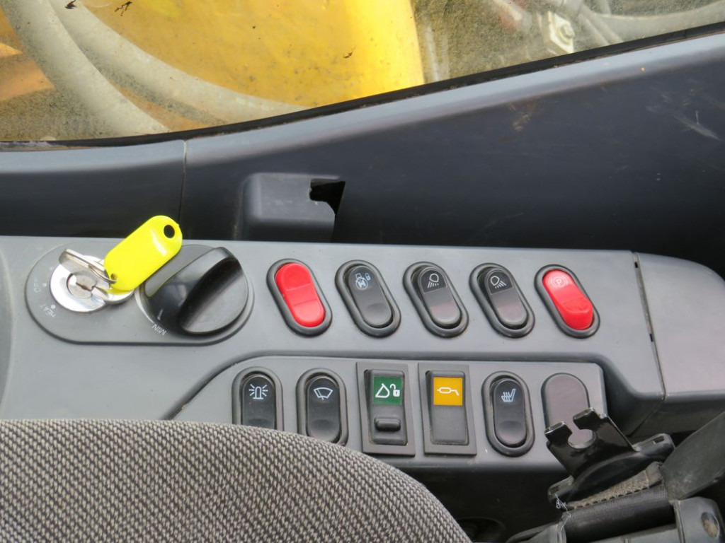 KOMATSU HANOMAG Mobilbagger PW 148 - 8 Bagger 6.824h Deutsch top - Τροχοφόρος εκσκαφέας: φωτογραφία 2 KOMATSU HANOMAG Mobilbagger PW 148 - 8 Bagger 6.824h Deutsch top - Τροχοφόρος εκσκαφέας: φωτογραφία 2