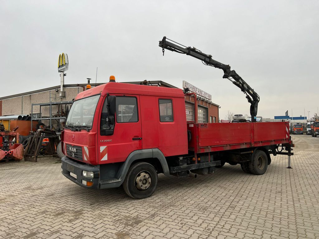 MAN LE 12.225 LC Pritsche Heckkran 6 Zylinder Doka T - Φορτηγό με ανοιχτή καρότσα, Φορτηγό με γερανό: φωτογραφία 1 MAN LE 12.225 LC Pritsche Heckkran 6 Zylinder Doka T - Φορτηγό με ανοιχτή καρότσα, Φορτηγό με γερανό: φωτογραφία 1
