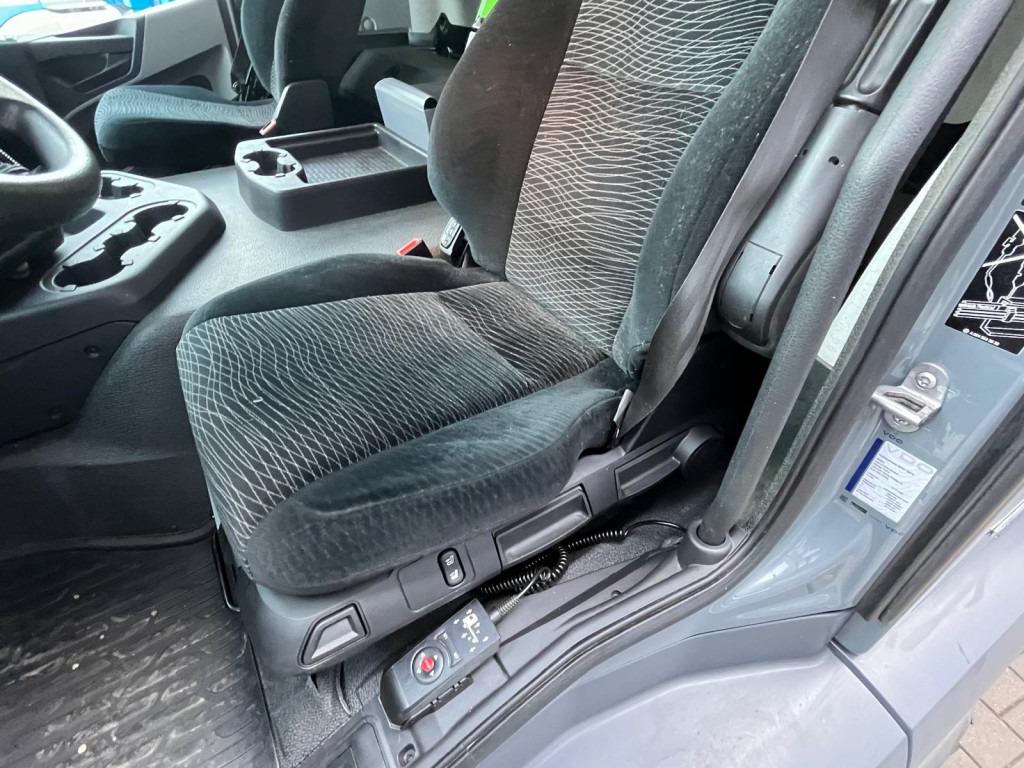 MERCEDES-BENZ Antos 1830 L nR 4x2 Standardkoffer LBW LBW 2to+Funk - Φορτηγό κόφα: φωτογραφία 5 MERCEDES-BENZ Antos 1830 L nR 4x2 Standardkoffer LBW LBW 2to+Funk - Φορτηγό κόφα: φωτογραφία 5