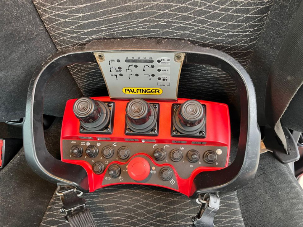 MERCEDES-BENZ Arocs 1845 4x4 HAD 2-Achs Allradkipper Heckkran Funk - Φορτηγό ανατρεπόμενο, Φορτηγό με γερανό: φωτογραφία 3 MERCEDES-BENZ Arocs 1845 4x4 HAD 2-Achs Allradkipper Heckkran Funk - Φορτηγό ανατρεπόμενο, Φορτηγό με γερανό: φωτογραφία 3