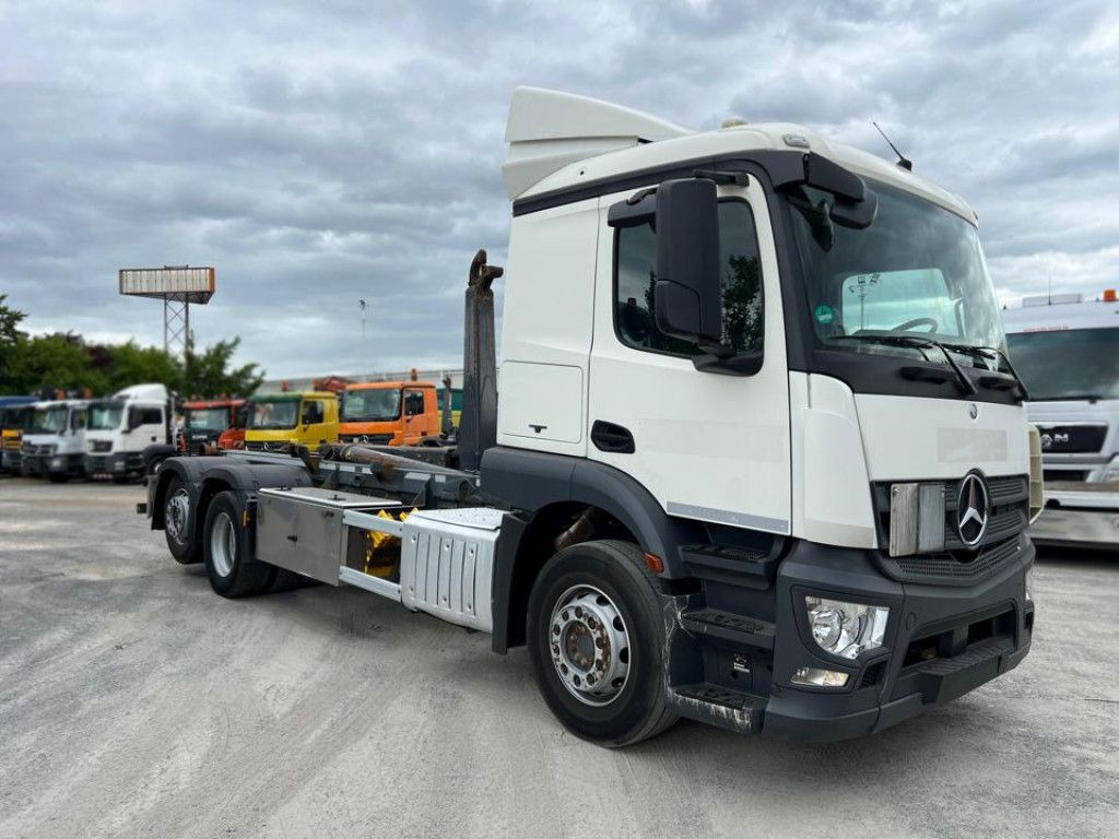 Mercedes-Benz Actros 2543 L 6x2 Abrollkipper MeillerLenk/Lift - Φορτηγό φόρτωσης γάντζου: φωτογραφία 2 Mercedes-Benz Actros 2543 L 6x2 Abrollkipper MeillerLenk/Lift - Φορτηγό φόρτωσης γάντζου: φωτογραφία 2