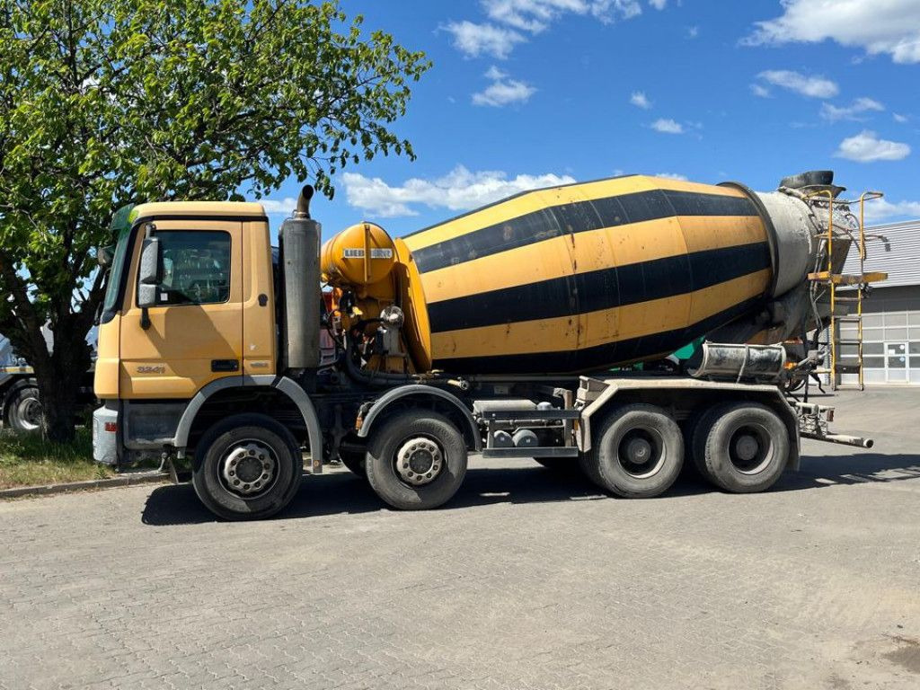 Mercedes-Benz Actros 3241 B 8x4 Betonmischer Liebherr, Deutsc - Φορτηγό φόρτωσης γάντζου: φωτογραφία 3 Mercedes-Benz Actros 3241 B 8x4 Betonmischer Liebherr, Deutsc - Φορτηγό φόρτωσης γάντζου: φωτογραφία 3