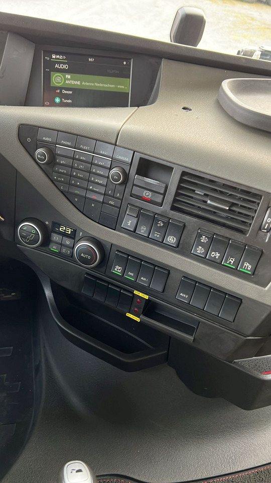 VOLVO (S) Truck FH 500 6x2 Abrollkipper Funkfernbedienung - Φορτηγό φόρτωσης γάντζου: φωτογραφία 5 VOLVO (S) Truck FH 500 6x2 Abrollkipper Funkfernbedienung - Φορτηγό φόρτωσης γάντζου: φωτογραφία 5