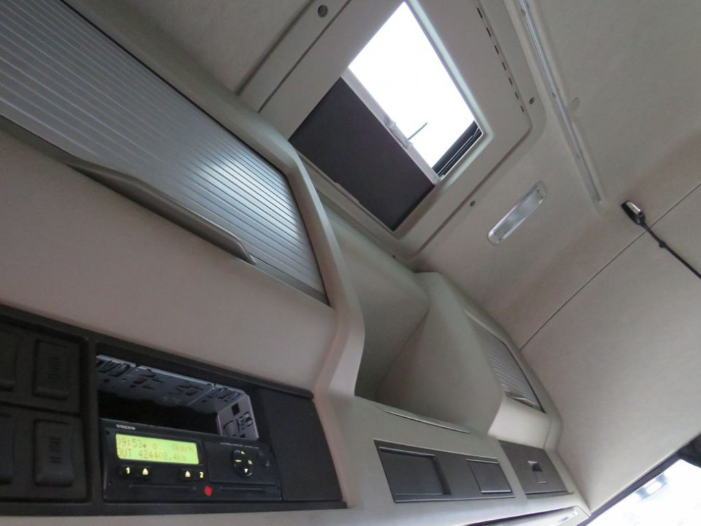 VOLVO (S) Truck FM 380 Pritsche LBW LBW 2to Tautli.+Edscha - Φορτηγό μουσαμάς: φωτογραφία 3 VOLVO (S) Truck FM 380 Pritsche LBW LBW 2to Tautli.+Edscha - Φορτηγό μουσαμάς: φωτογραφία 3