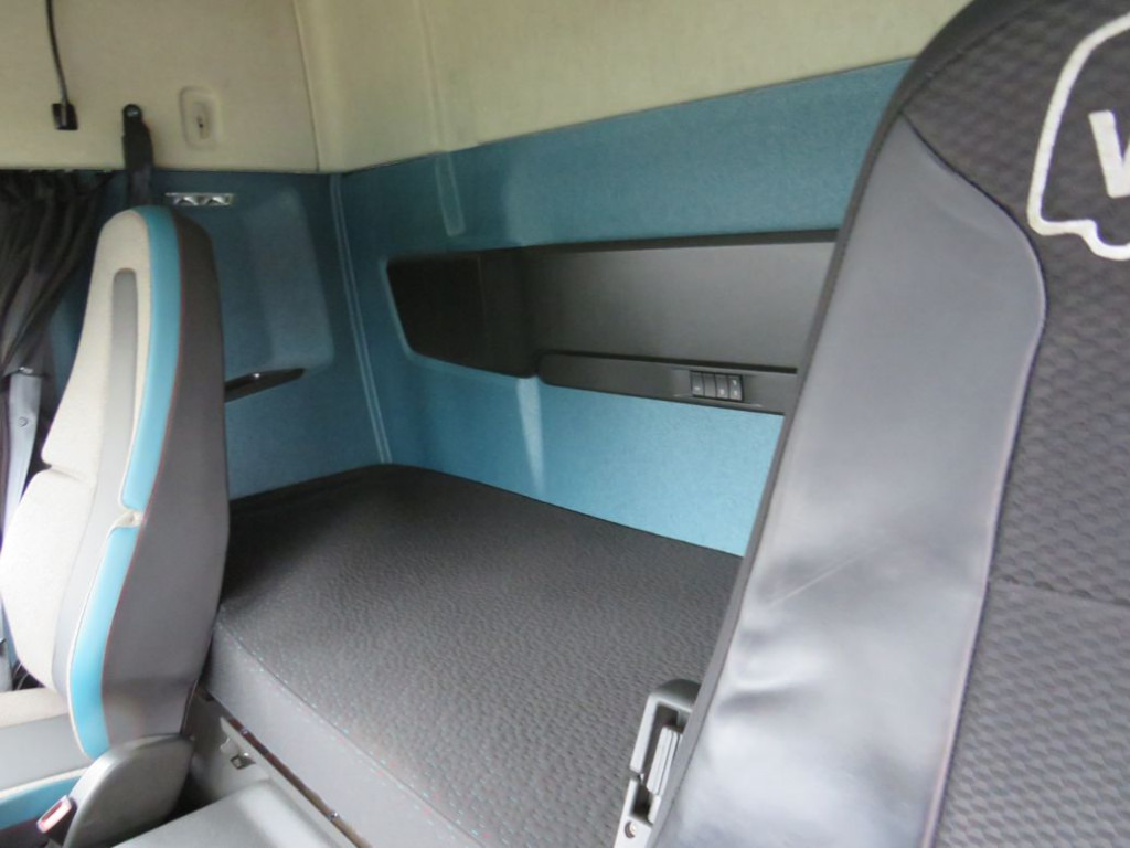 VOLVO (S) Truck FM 380 Pritsche LBW LBW 2to Tautli.+Edscha - Φορτηγό μουσαμάς: φωτογραφία 4 VOLVO (S) Truck FM 380 Pritsche LBW LBW 2to Tautli.+Edscha - Φορτηγό μουσαμάς: φωτογραφία 4