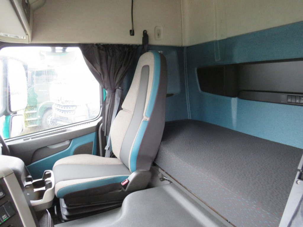 VOLVO (S) Truck FM 380 Pritsche LBW LBW 2to Tautli.+Edscha - Φορτηγό μουσαμάς: φωτογραφία 5 VOLVO (S) Truck FM 380 Pritsche LBW LBW 2to Tautli.+Edscha - Φορτηγό μουσαμάς: φωτογραφία 5