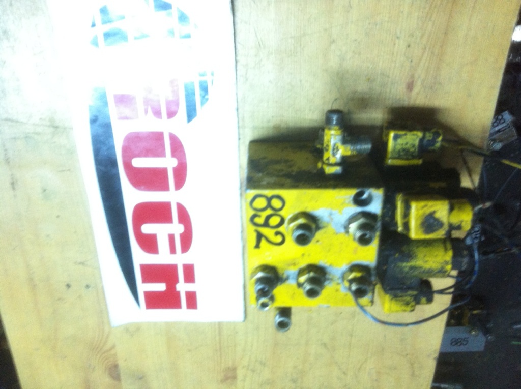 COMATROL 89 01 611 19 + CEWKI 27VDC 26W - Υδραυλική βαλβίδα για Κατασκευή μηχανήματα: φωτογραφία 1 COMATROL 89 01 611 19 + CEWKI 27VDC 26W - Υδραυλική βαλβίδα για Κατασκευή μηχανήματα: φωτογραφία 1