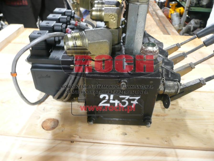 DANFOSS 157Z9571 171F 00470 + 157B4228 24VDC x4 - Υδραυλική βαλβίδα: φωτογραφία 2 DANFOSS 157Z9571 171F 00470 + 157B4228 24VDC x4 - Υδραυλική βαλβίδα: φωτογραφία 2