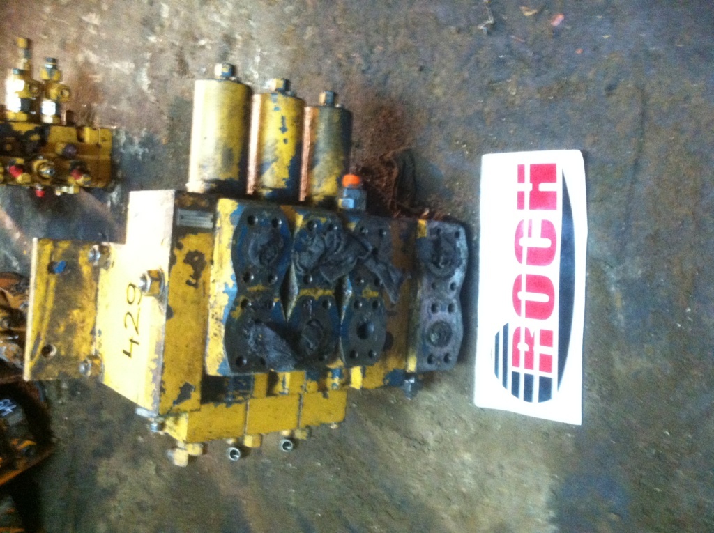 MANNESMANN REXROTH M5-1085-000 M38976 090 476588/9 M41 086 - 3 SEKCYJNY - Υδραυλική βαλβίδα για Κατασκευή μηχανήματα: φωτογραφία 1 MANNESMANN REXROTH M5-1085-000 M38976 090 476588/9 M41 086 - 3 SEKCYJNY - Υδραυλική βαλβίδα για Κατασκευή μηχανήματα: φωτογραφία 1