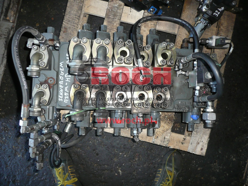 REXROTH R901084091 M7-1640-30/6M7-22 090319 611317 + R900774783 - 7 SEKCYJNY - Υδραυλική βαλβίδα: φωτογραφία 2 REXROTH R901084091 M7-1640-30/6M7-22 090319 611317 + R900774783 - 7 SEKCYJNY - Υδραυλική βαλβίδα: φωτογραφία 2