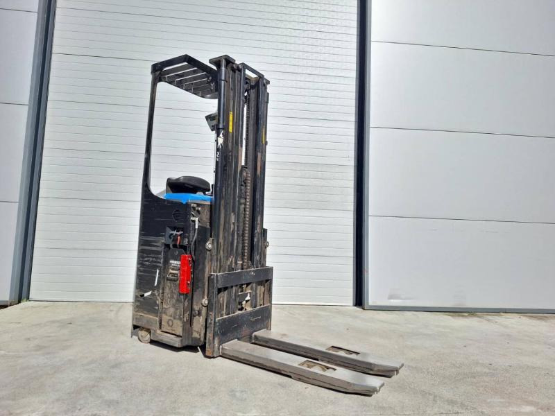 Caterpillar NSR16NI - Μηχάνημα στοίβαξης: φωτογραφία 2 Caterpillar NSR16NI - Μηχάνημα στοίβαξης: φωτογραφία 2