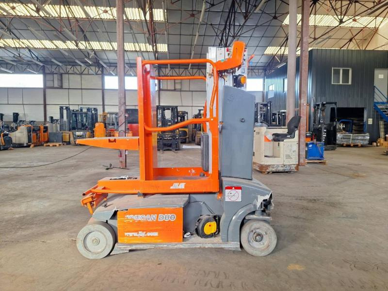 JLG Toucan Duo - Κάθετος ανελκυστήρας με κατάρτι: φωτογραφία 1 JLG Toucan Duo - Κάθετος ανελκυστήρας με κατάρτι: φωτογραφία 1