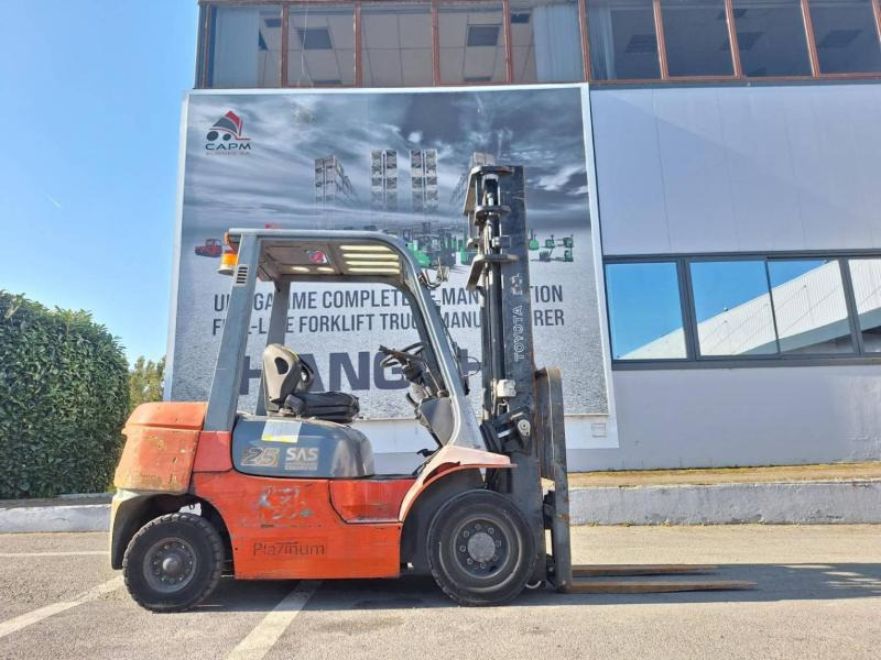 Toyota 6-7fdf25 - Πετρελαιοκίνητο περονοφόρο: φωτογραφία 3 Toyota 6-7fdf25 - Πετρελαιοκίνητο περονοφόρο: φωτογραφία 3