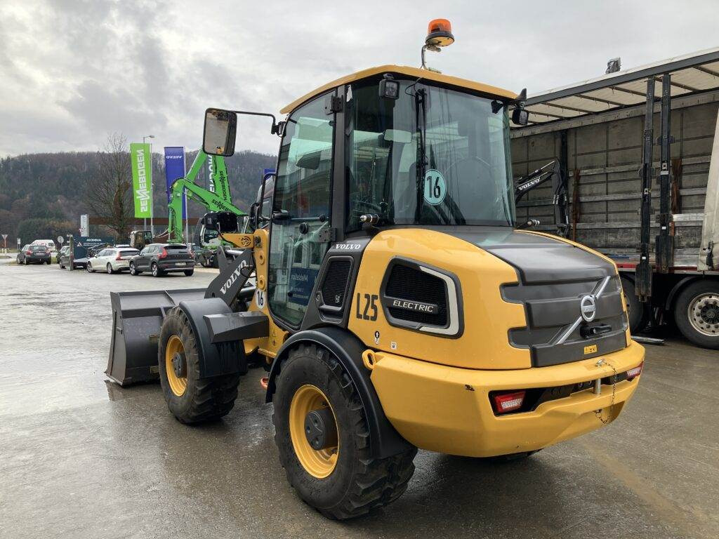 Volvo JL25H Electric - Φορτωτής πλάγιας ολίσθησης: φωτογραφία 3 Volvo JL25H Electric - Φορτωτής πλάγιας ολίσθησης: φωτογραφία 3