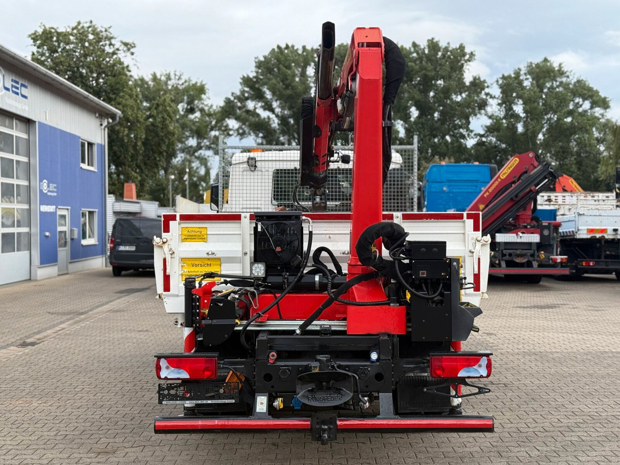 MAN TGL 8.220 4x2 Kipper Kran Palfinger 7.001-K A - Φορτηγό με γερανό, Φορτηγό ανατρεπόμενο: φωτογραφία 4 MAN TGL 8.220 4x2 Kipper Kran Palfinger 7.001-K A - Φορτηγό με γερανό, Φορτηγό ανατρεπόμενο: φωτογραφία 4