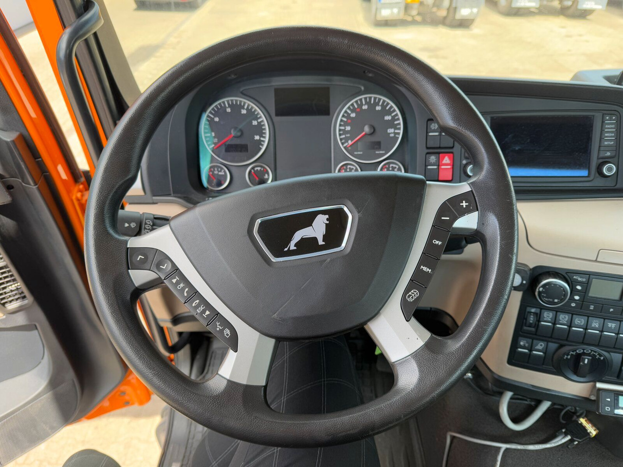 Φορτηγό ανατρεπόμενο MAN TGS 28.420 6x4-4 Meiller Kipper Winterdienst: φωτογραφία 9