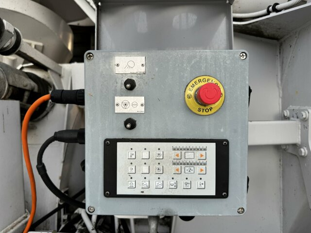 Mercedes-Benz AROCS 3243 8x4 Euro 6 Pumi Putzmeister TMM 24-3 - Μπετονιέρα αντλία: φωτογραφία 3 Mercedes-Benz AROCS 3243 8x4 Euro 6 Pumi Putzmeister TMM 24-3 - Μπετονιέρα αντλία: φωτογραφία 3