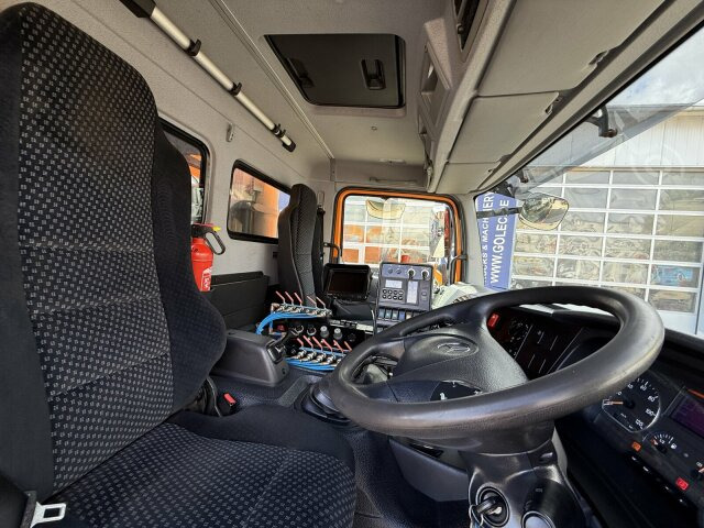 Mercedes-Benz Atego 1324 4x2 Kehrmaschine Viajet 6R/L - Σάρωθρο δρόμων: φωτογραφία 2 Mercedes-Benz Atego 1324 4x2 Kehrmaschine Viajet 6R/L - Σάρωθρο δρόμων: φωτογραφία 2