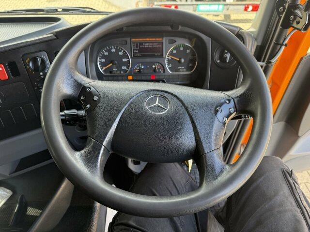 Mercedes-Benz Atego 1324 4x2 Kehrmaschine Viajet 6R/L - Σάρωθρο δρόμων: φωτογραφία 3 Mercedes-Benz Atego 1324 4x2 Kehrmaschine Viajet 6R/L - Σάρωθρο δρόμων: φωτογραφία 3