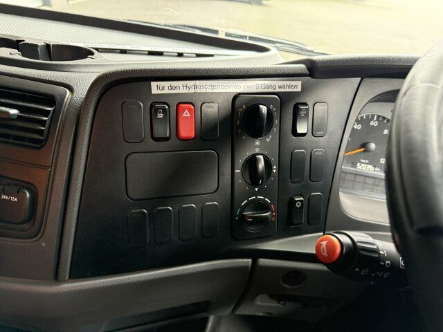 Mercedes-Benz Atego Kehrmaschine BUCHER CITYFANT 5000 - Σάρωθρο δρόμων: φωτογραφία 5 Mercedes-Benz Atego Kehrmaschine BUCHER CITYFANT 5000 - Σάρωθρο δρόμων: φωτογραφία 5