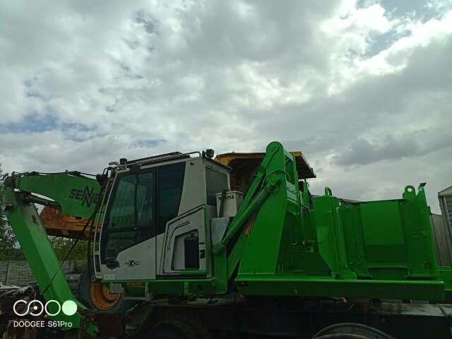 Sennebogen 818-E Umschlagbagger - 83 Ton - mit Greifer - Τροχοφόρος εκσκαφέας: φωτογραφία 2 Sennebogen 818-E Umschlagbagger - 83 Ton - mit Greifer - Τροχοφόρος εκσκαφέας: φωτογραφία 2