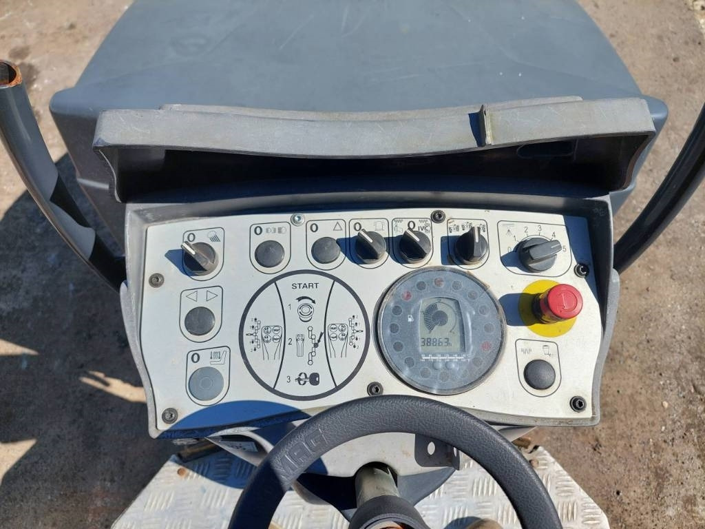 Ασφαλτικός οδοστρωτήρας Bomag BW 120 AD-5: φωτογραφία 7 Ασφαλτικός οδοστρωτήρας Bomag BW 120 AD-5: φωτογραφία 7